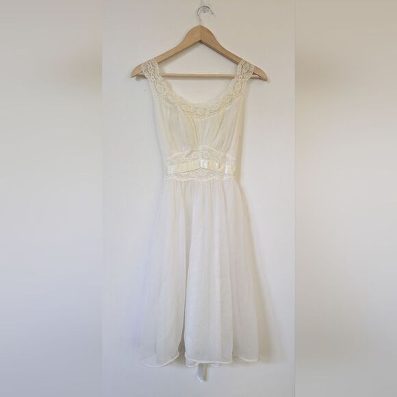 Vintage 1950s 60s Vanity Fair Elegant Cream Lace Slip Nightgown S Small 32 - Picture 1 of 12